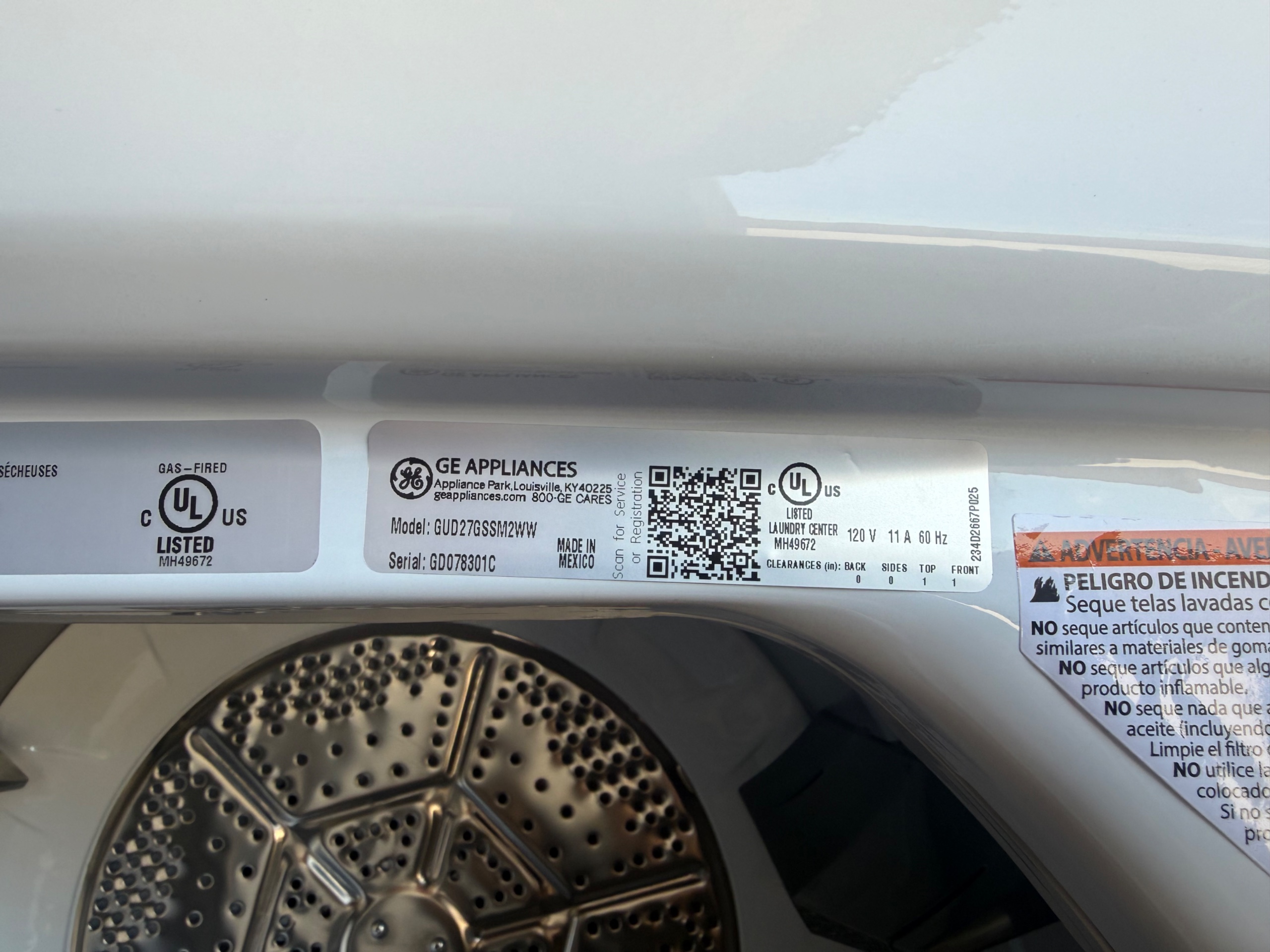 GE 3.8 cu. ft. Washer 5.9 cu. ft. Gas Dryer Combo in White GUD27GSSMWW — photo 6