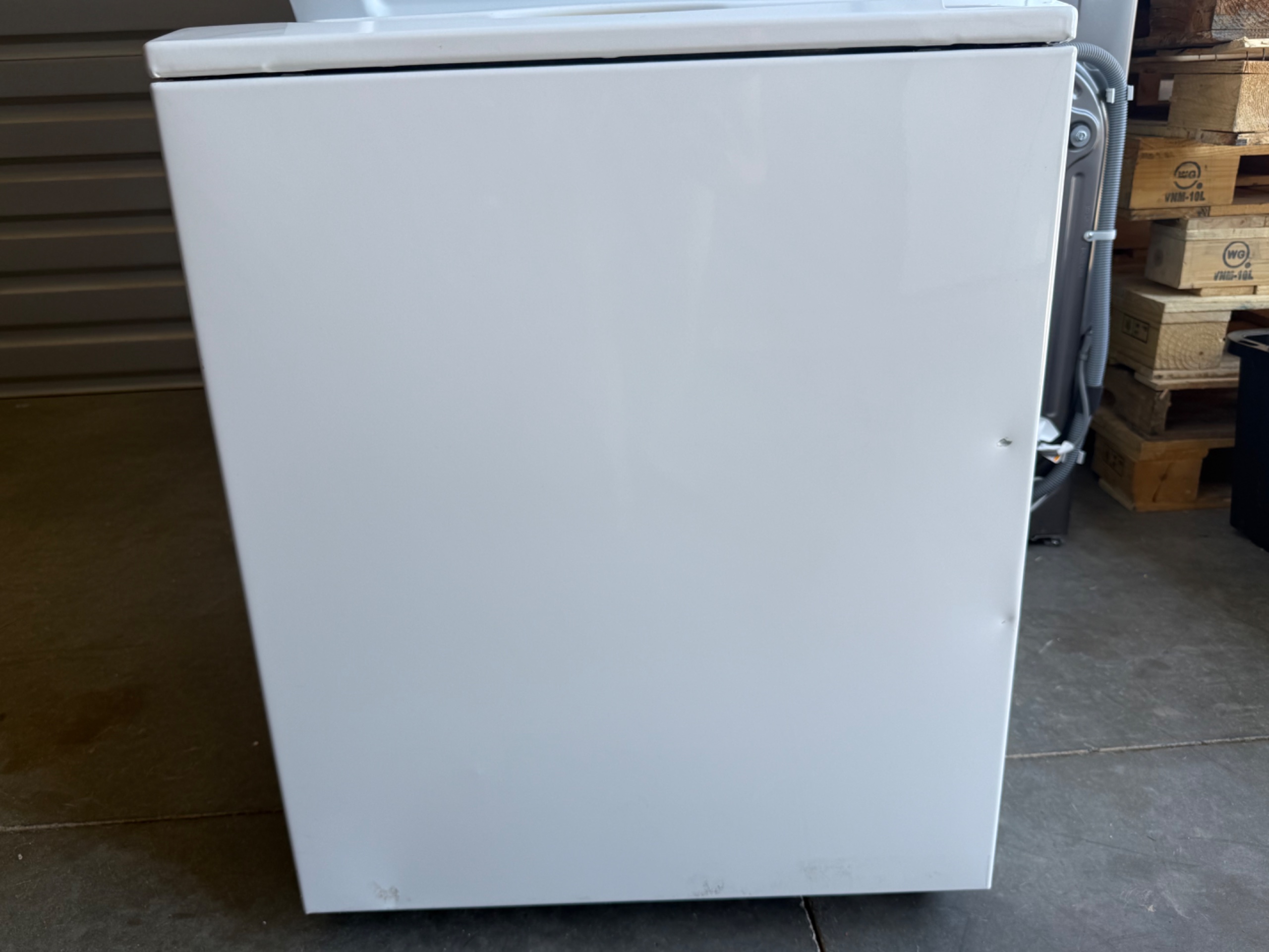 GE 3.8 cu. ft. Washer 5.9 cu. ft. Gas Dryer Combo in White GUD27GSSMWW — photo 3