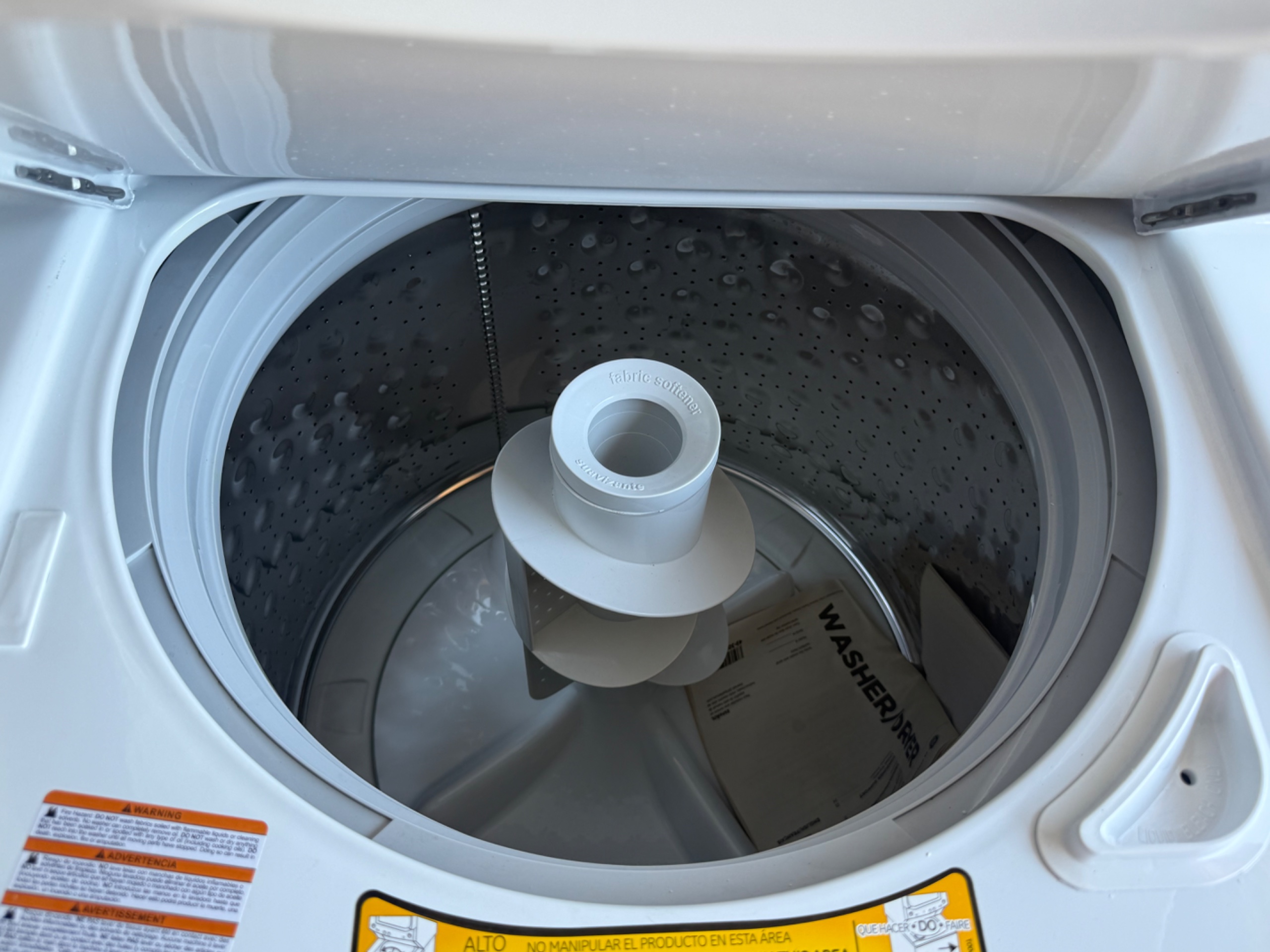 GE 3.8 cu. ft. Washer 5.9 cu. ft. Gas Dryer Combo in White GUD27GSSMWW — photo 7