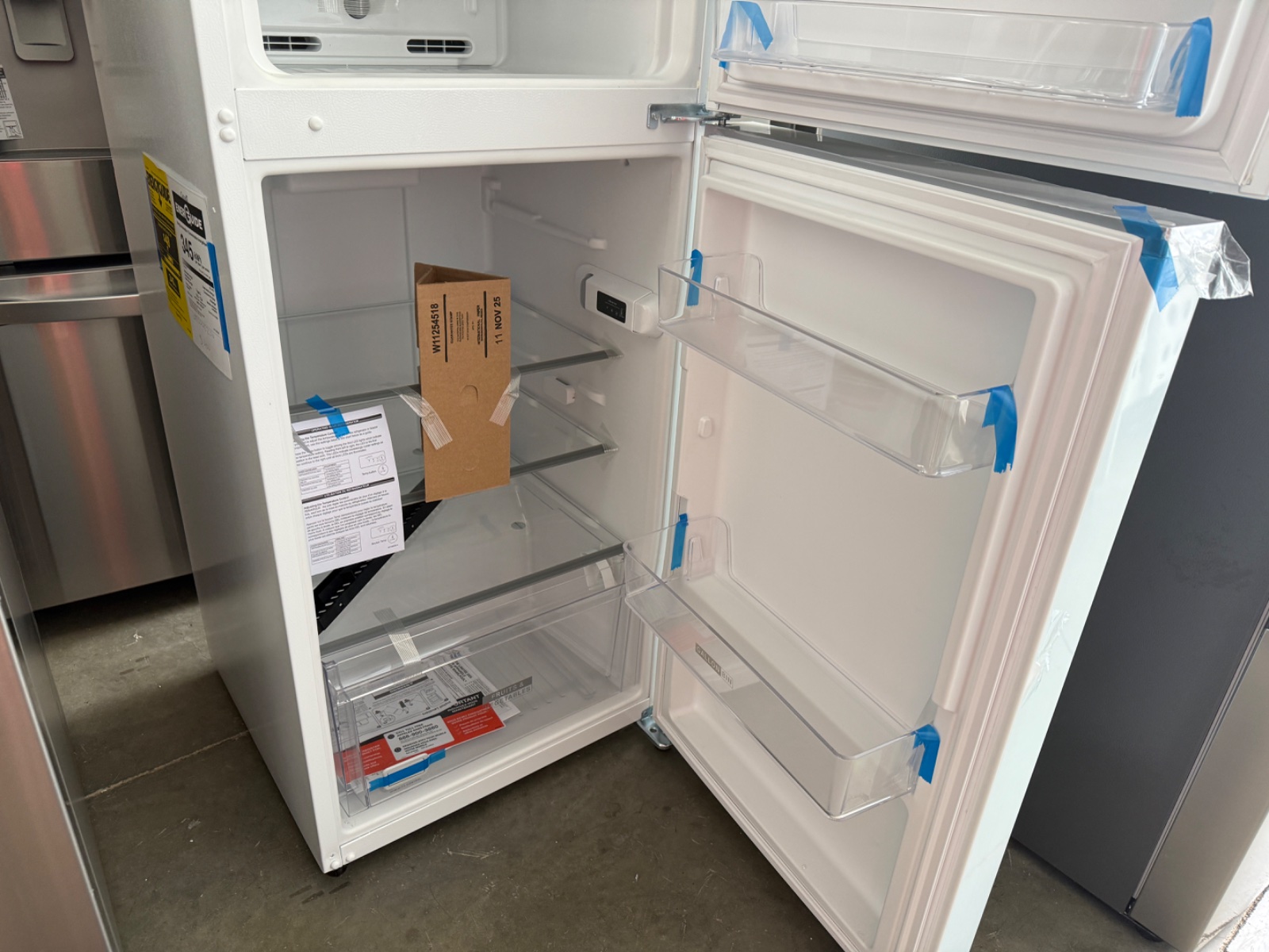 Whirlpool 11.6 cu. ft. Top Freezer Refrigerator in White, Counter Depth WRT112CZJW — photo 4
