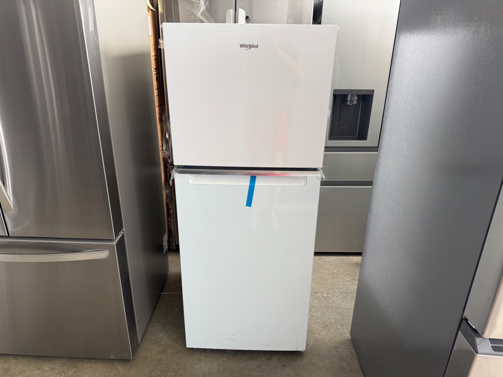 Whirlpool 11.6 cu. ft. Top Freezer Refrigerator in White, Counter Depth WRT112CZJW — photo 2
