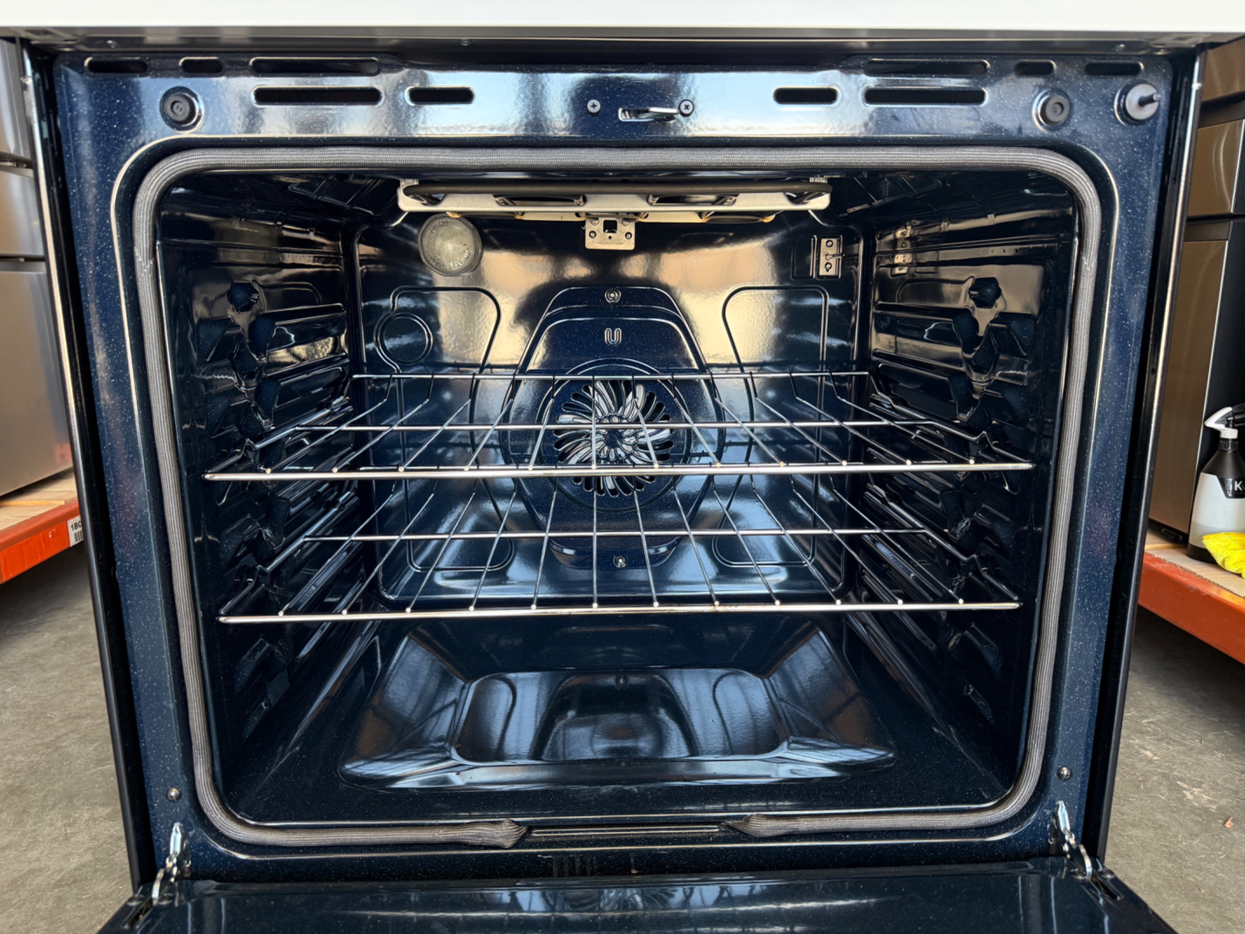 Samsung Bespoke Slide-In Induction Range (6.3 cu ft) Model# NSI6DB930012 — photo 7