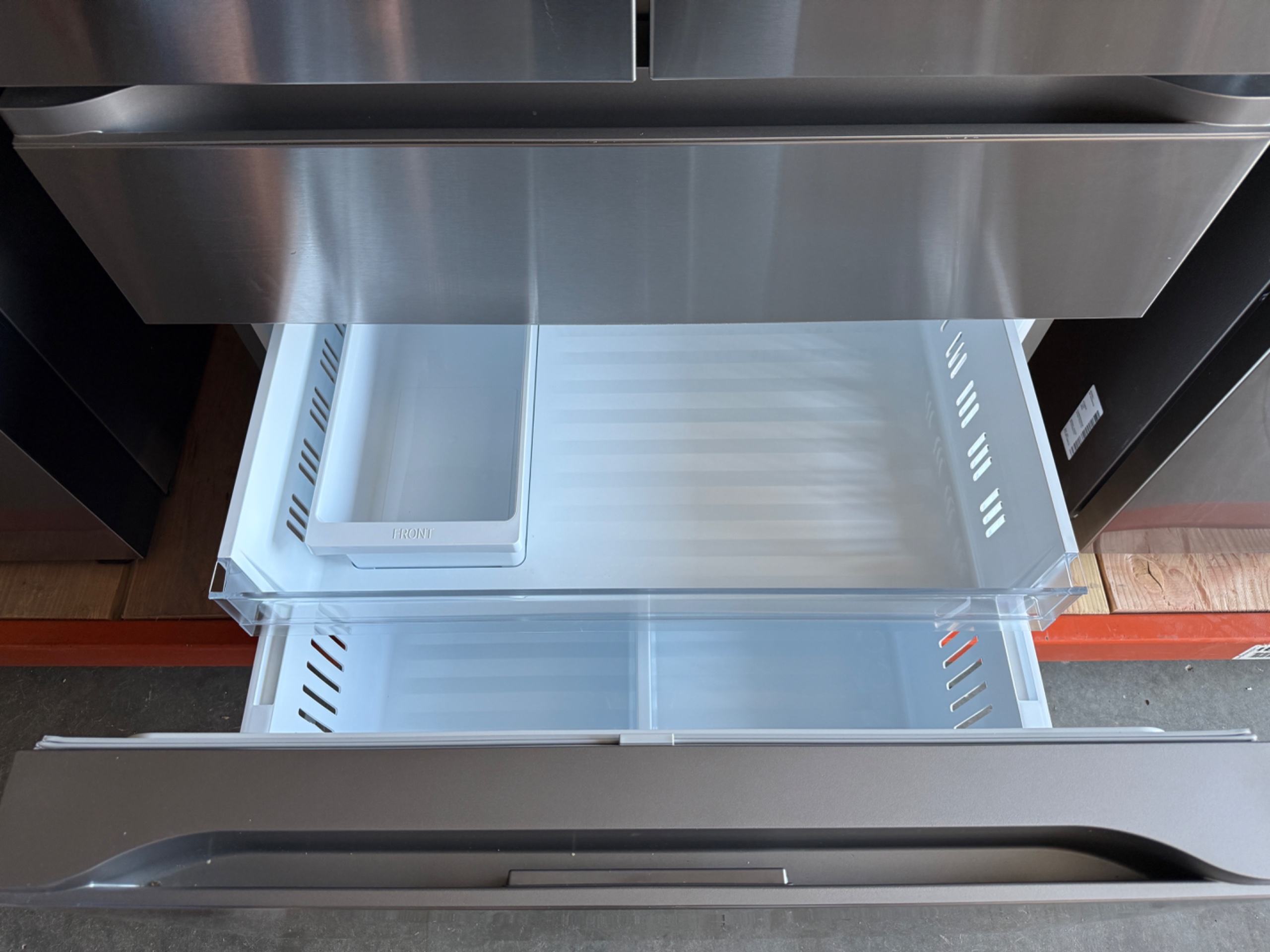 LG Standard-Depth MAX 4-Door French Door Refrigerator (30 cu ft) Model# LF30S8210S — photo 12