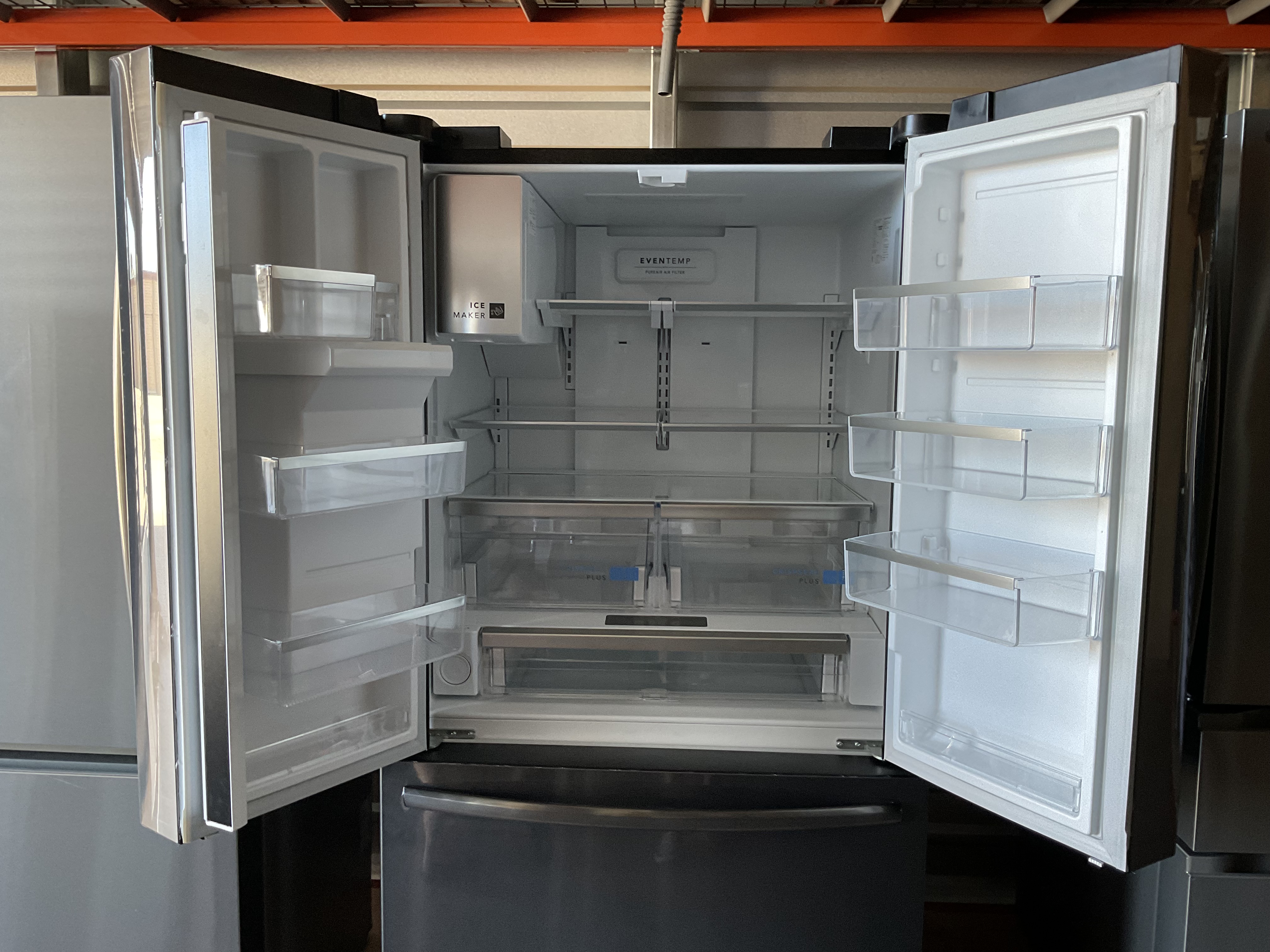 Frigidaire Gallery 27.8 cu ft French Door Refrigerator (Black Stainless) Model# GRFS2853AD — photo 4