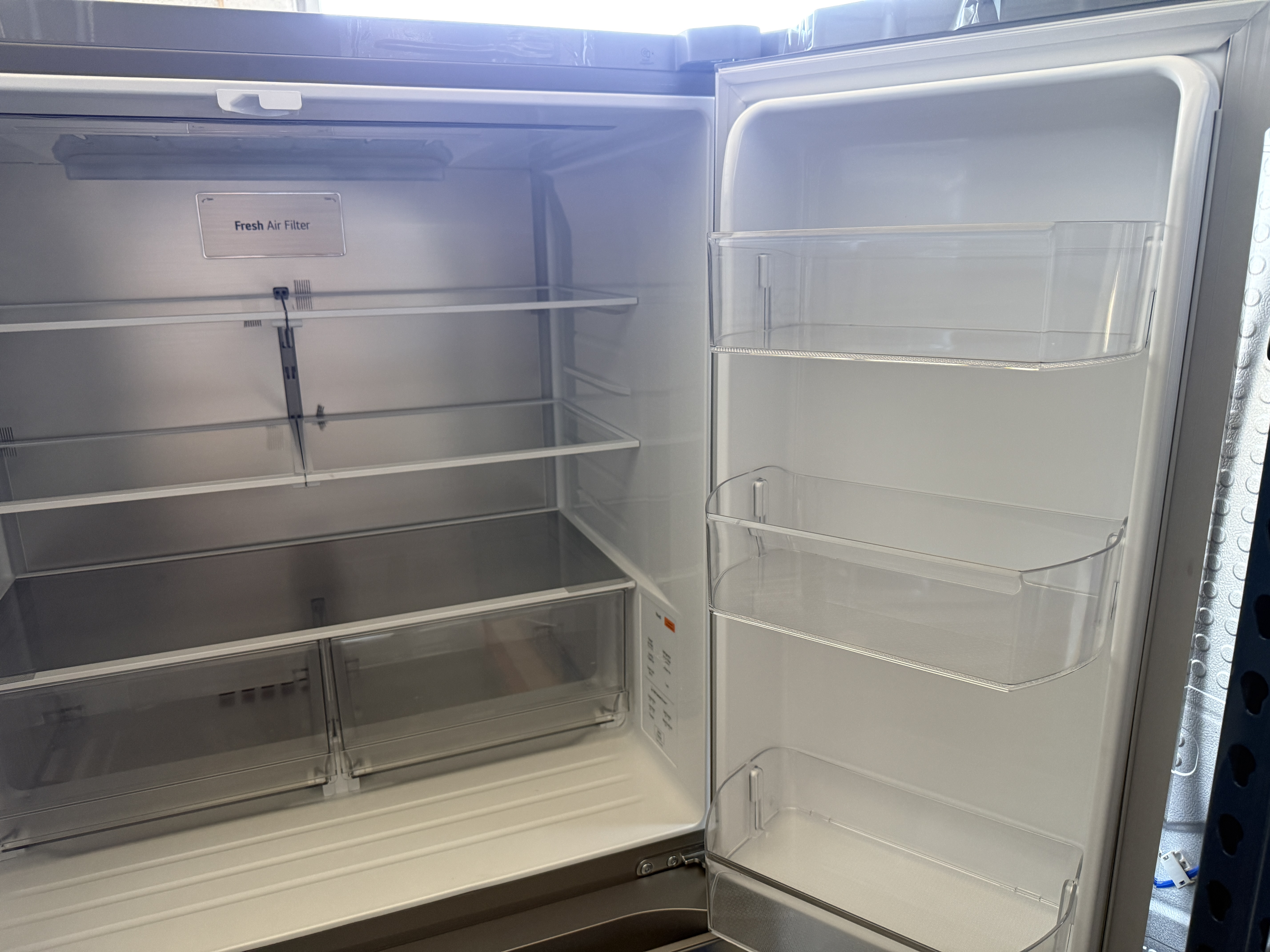 LG Counter-Depth MAX 4-Door French Door Refrigerator (25 cu ft) Model# LF25G8330S — photo 6