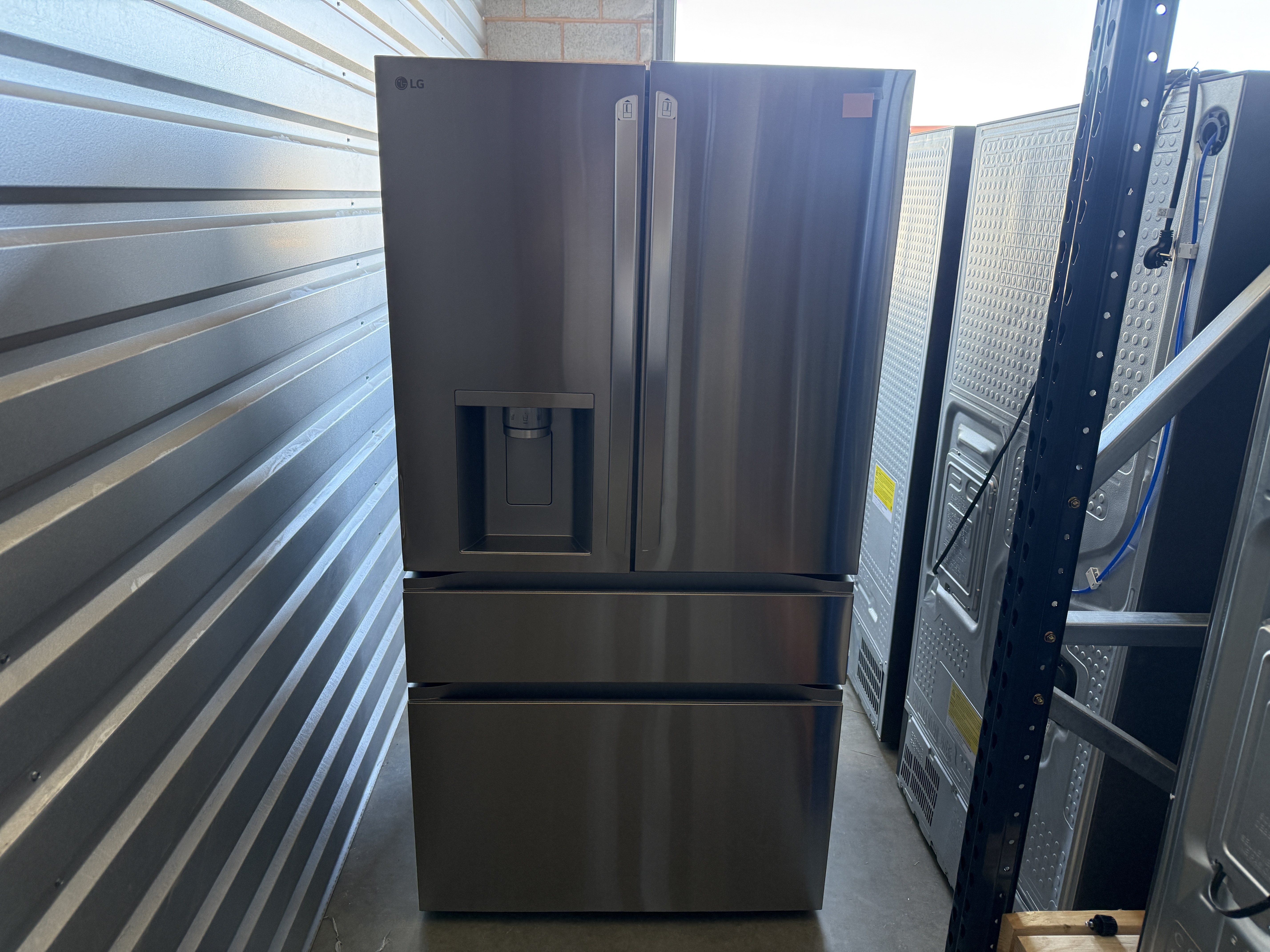 LG Counter-Depth MAX 4-Door French Door Refrigerator (25 cu ft) Model# LF25G8330S — photo 2