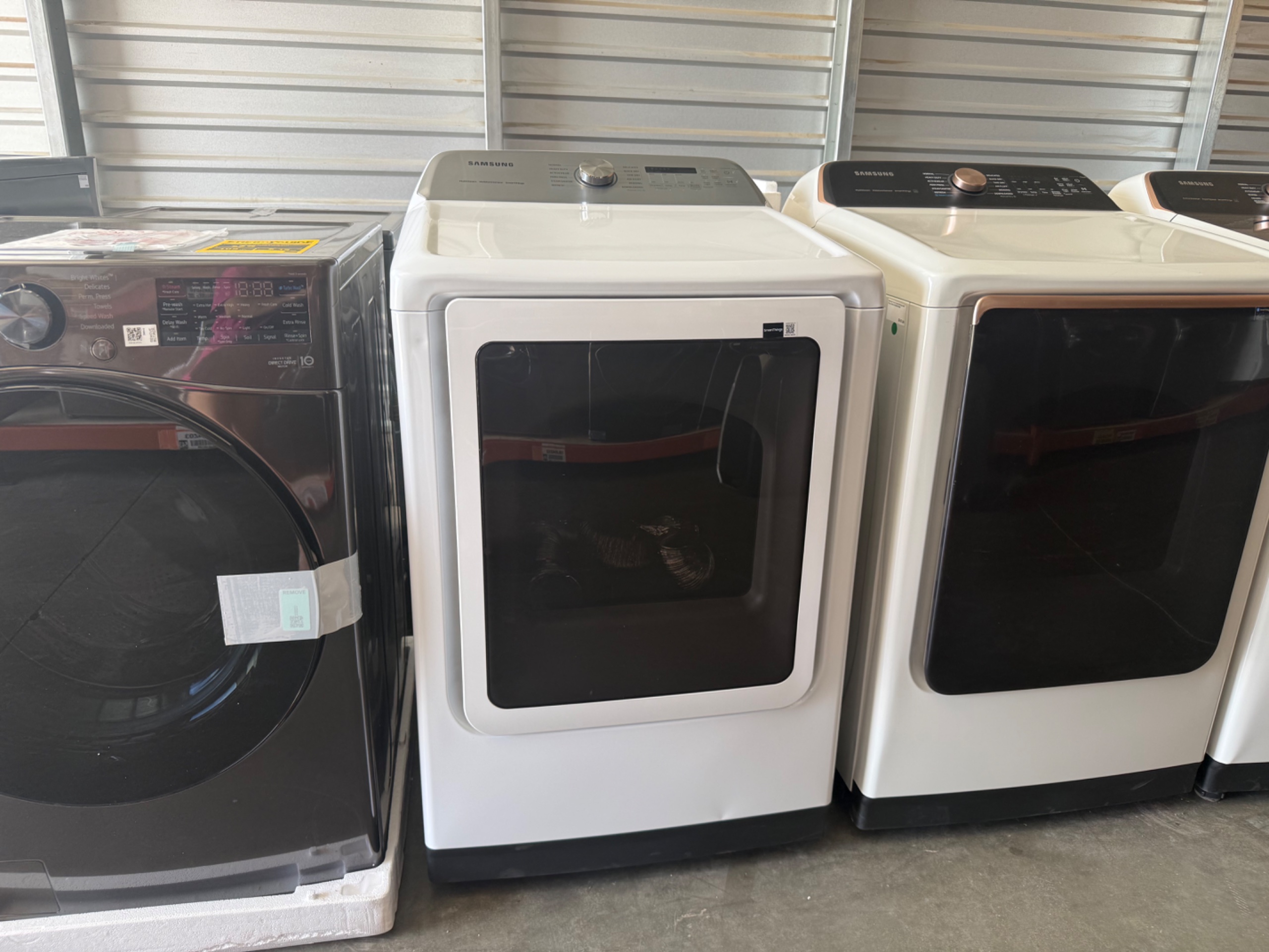 Samsung 7.4 cu. ft. Smart ELECTRIC Dryer with Steam Sanitize+ DVE55CG7100W — photo 3