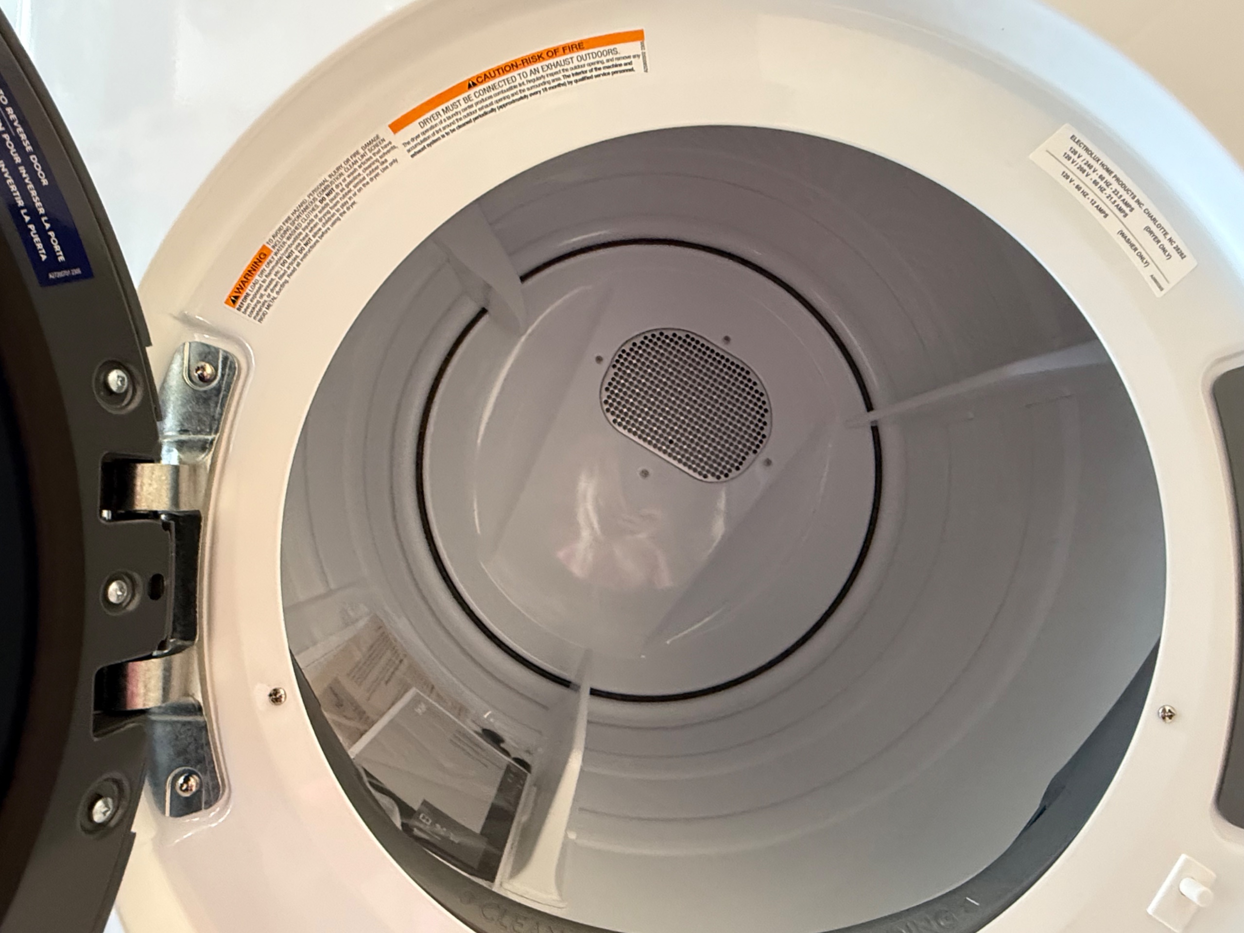 Electrolux 300 Series Laundry Tower Single Unit Washer and ELECTRIC Dryer ELTE7300AW — photo 4