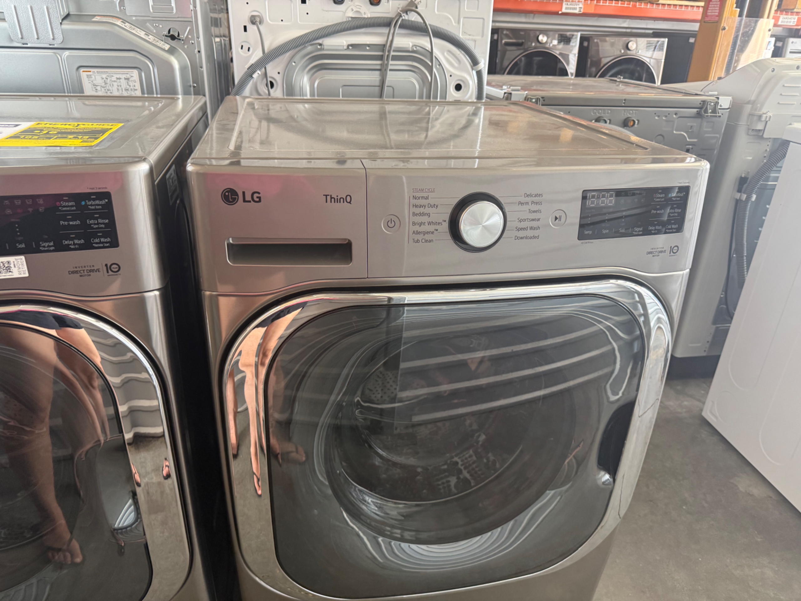 LG 5.2 cu. ft. Mega Capacity Smart Wi-Fi Enabled Front Load Washer with TurboWash and Built-In Intelligence WM8980HVA — photo 3