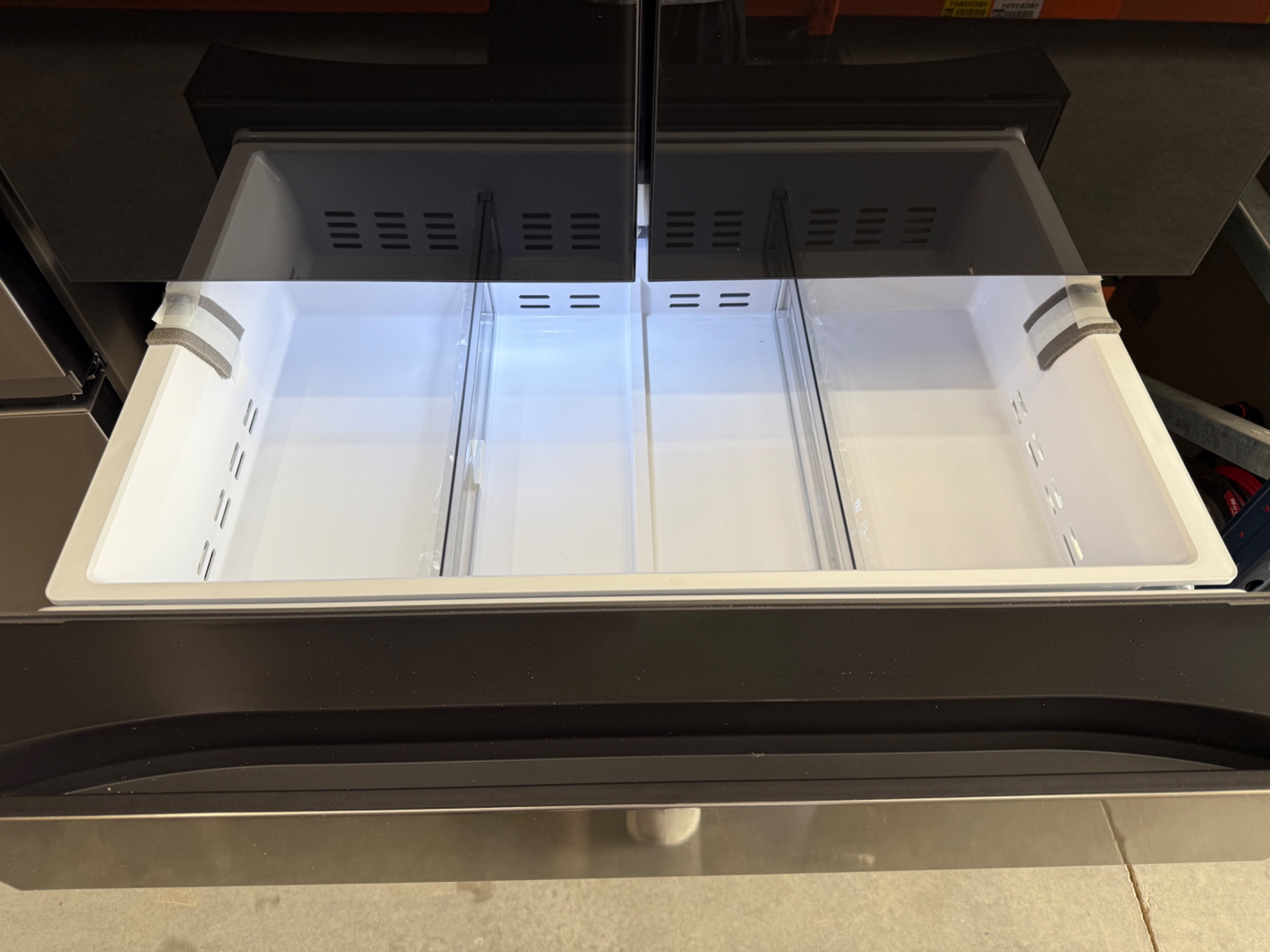 Samsung 23 cu. ft. Bespoke Counter Depth 4-Door French Door Refrigerator with Family Hub in Charcoal Glass/Stainless Steel Model# RF23BB8900QK — photo 6
